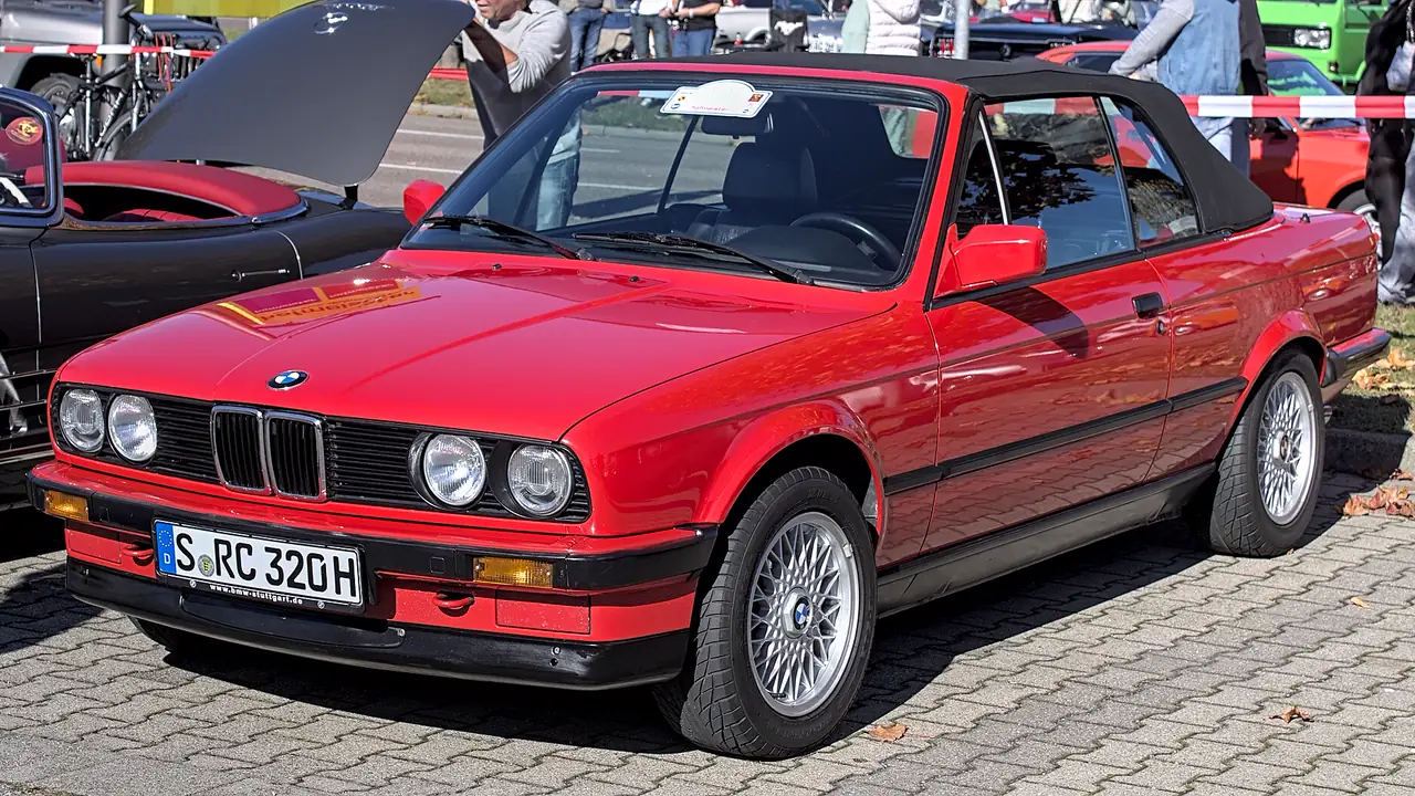 BMW 3 Series (E30) Convertible, real-life photo