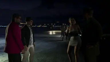 Val (Valentina) · An Extended Look 19:57: The group talks on the runway